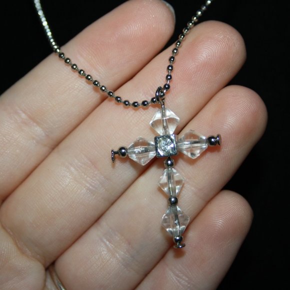 Silver and crystal cross necklace 18"